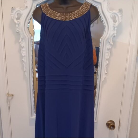 Navy Crisscross Patterned Evening Gown Plus Sz 16 - Beaded Neckline - Picture 8 of 13